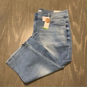 🆕 Lane Bryant “Pedal” Crop Jeans